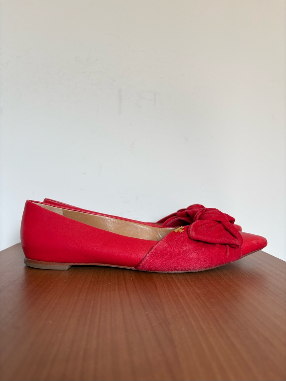 Tory Burch Womens Red 5.5M Eleanor Flat Suede Bow Pointed Toe Shoe Office Wear